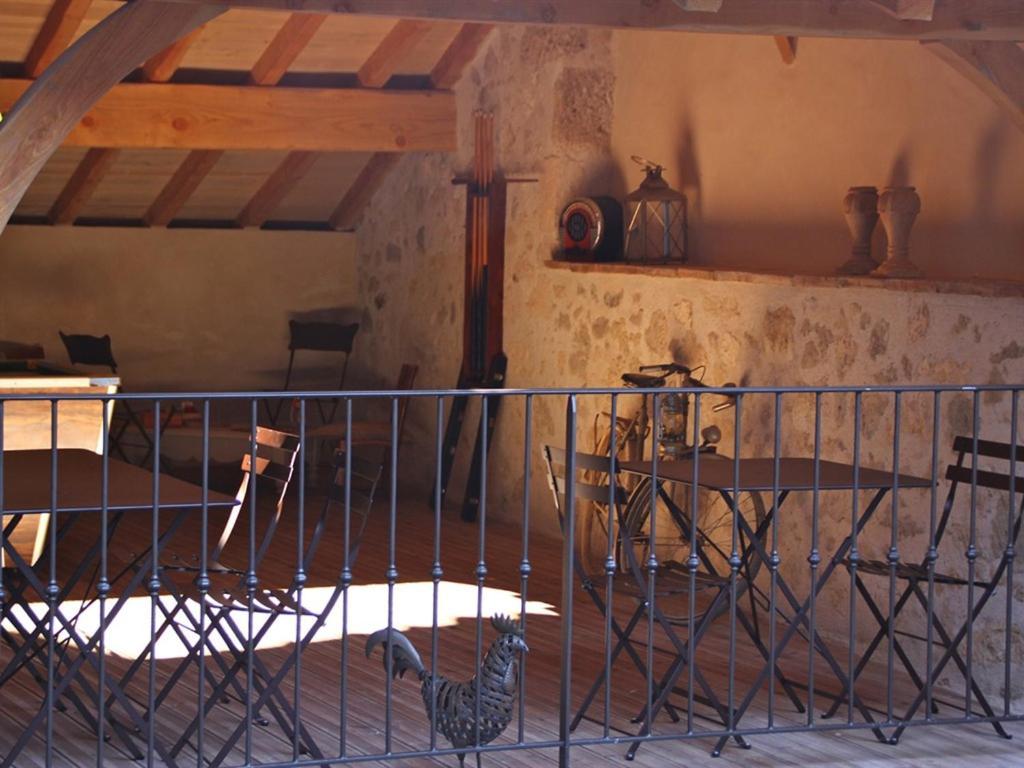 Отель Du Cote De Chez Jeanne Fources Экстерьер фото